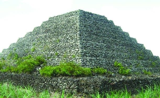Stone landmark structure at the centre of Moka Square